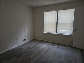 128 Liberty Ct in Galloway, NJ - Building Photo - Building Photo