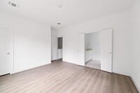 835 Paul Quinn St photo'