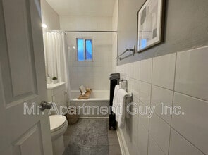 821 Main St E in Hamilton, ON - Building Photo - Building Photo