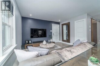 354 Tweedsmuir Ave in Ottawa, ON - Building Photo - Building Photo