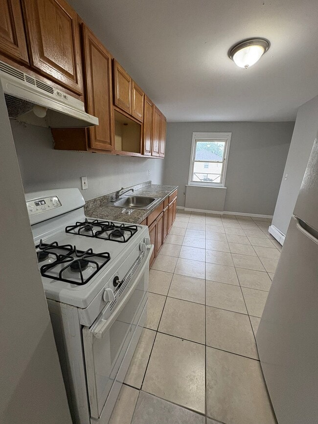 1031 Magnolia Ave, Unit 3