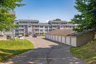 Parkcrest Apartments in Wyoming, MI - Building Photo