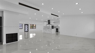 2413 Gulfstream Ln in Fort Lauderdale, FL - Building Photo - Building Photo