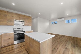 2503 Davis Ave in Carlsbad, CA - Building Photo - Building Photo