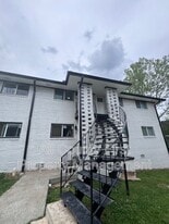 375 James P Brawley Dr NW in Atlanta, GA - Building Photo