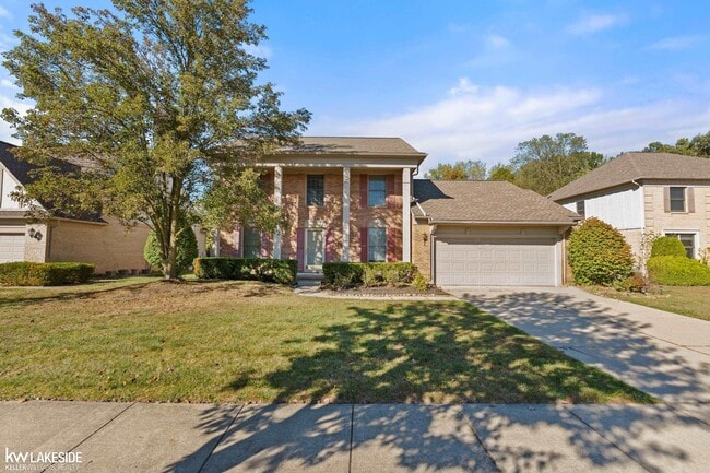 2199 Edgestone Dr in Sterling Heights, MI - Building Photo - Building Photo