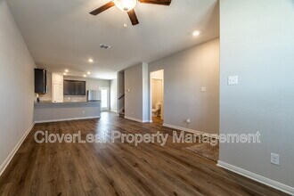 9106 Canvas Run in Converse, TX - Foto de edificio - Building Photo