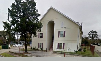 304 Dell Ct Apartments