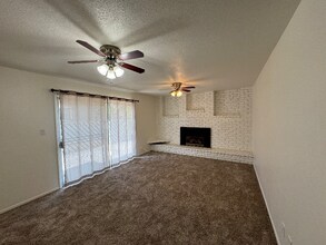 526 Beverly Dr in Clovis, CA - Building Photo - Building Photo
