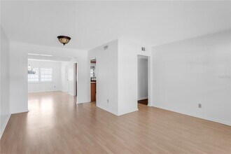 3414 W Carrington St in Tampa, FL - Building Photo - Building Photo