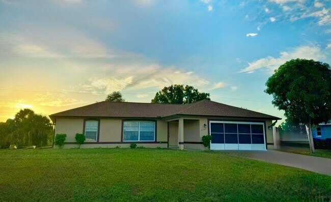 2183 Hopwood Rd in North Port, FL - Building Photo - Building Photo