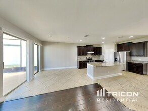 9228 Mountain Magnolia Dr in Riverview, FL - Building Photo - Building Photo