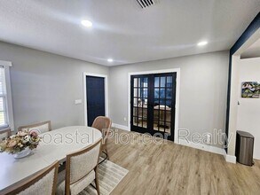 8711 N Wick Pl in Tampa, FL - Building Photo - Building Photo