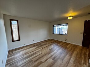 2340 Bayview Ln in Eureka, CA - Building Photo - Building Photo