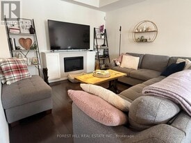 42 Bert Tait Ln in Whitchurch-Stouffville, ON - Building Photo