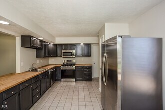 9033 E 12th St in Indianapolis, IN - Building Photo - Building Photo