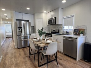 1157 W 2nd St in San Pedro, CA - Foto de edificio - Building Photo