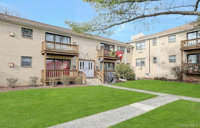 property at 285 Sneden Pl W