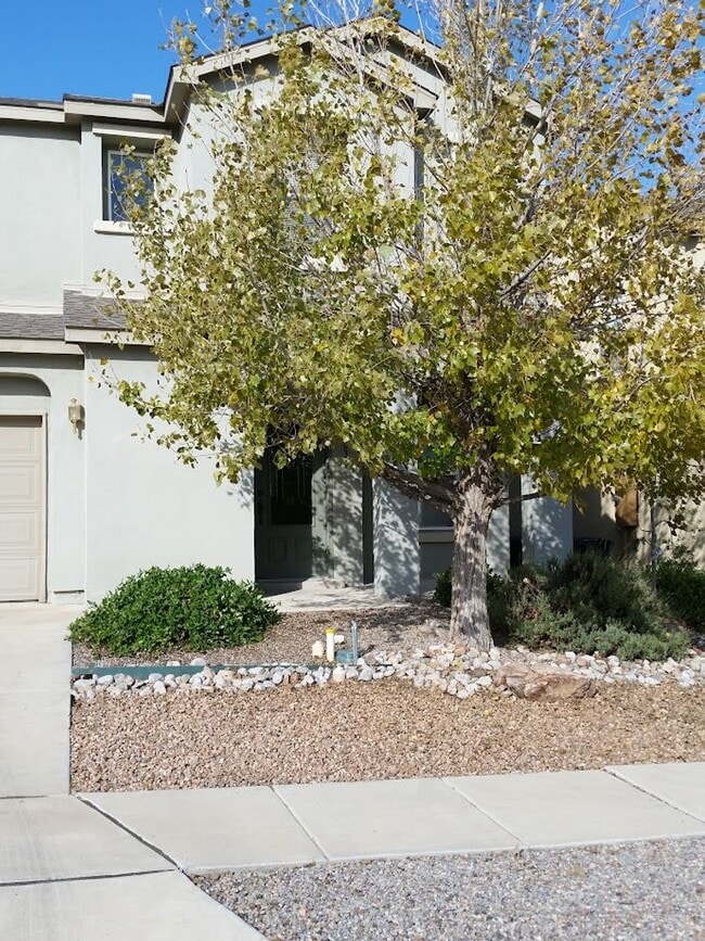 10631 Gentry Ln SW in Albuquerque, NM - Building Photo - Building Photo