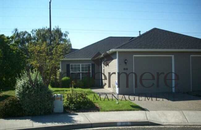 property at 806-810 SE Marine Dr