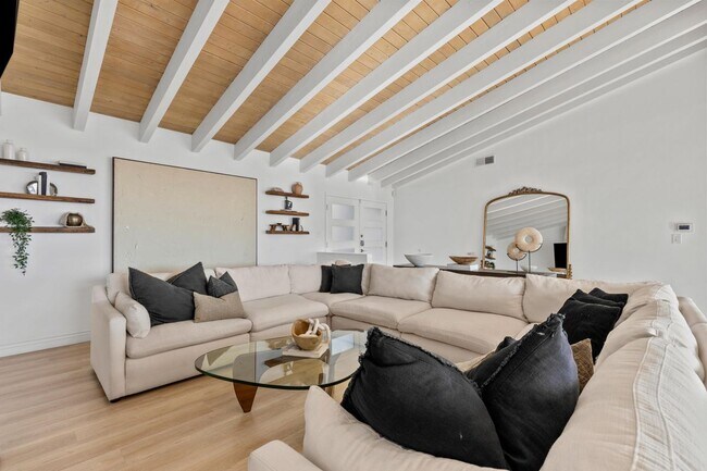 property at 2019 Sunset Plaza Dr