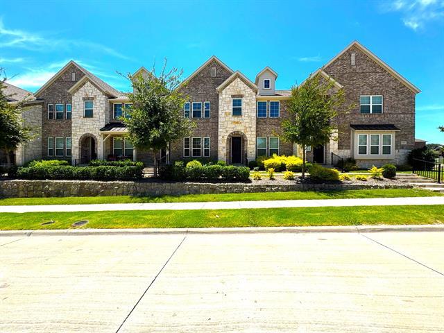 property at 925 Utica Dr