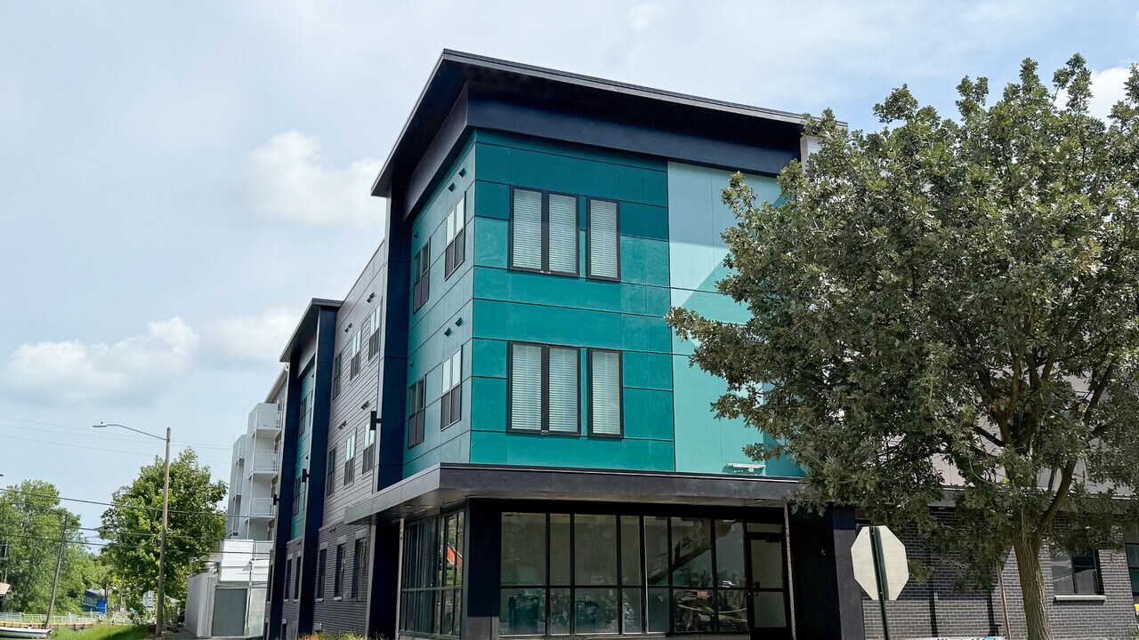 404 E Clark in Champaign, IL - Building Photo