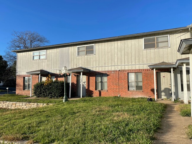 Raintree Apartments in Eastland, TX - Building Photo - Building Photo