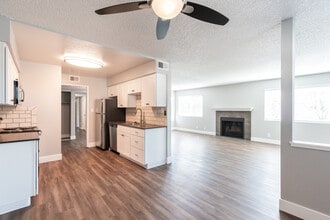Woodlark in Hayward, CA - Foto de edificio - Interior Photo