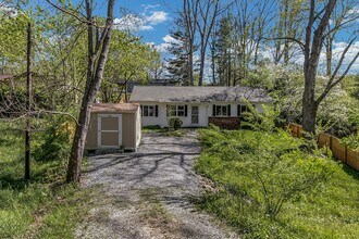 321 Melody Cir in Swannanoa, NC - Building Photo - Building Photo