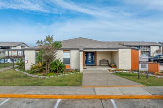 Summerstone in Victoria, TX - Building Photo - Building Photo