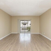 2060 NW 48th Terrace, Unit 310 in Lauderhill, FL - Building Photo - Building Photo