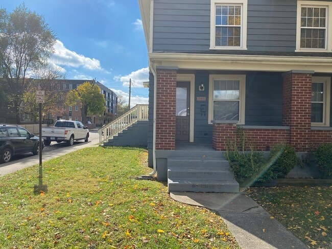 1145 Woodlawn Ave, Unit 1 in Indianapolis, IN - Building Photo - Building Photo