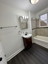 303 Peebles St, Unit 3 in Pittsburgh, PA - Foto de edificio - Building Photo