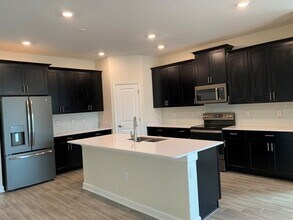 11325 Satire St in Orlando, FL - Building Photo - Building Photo