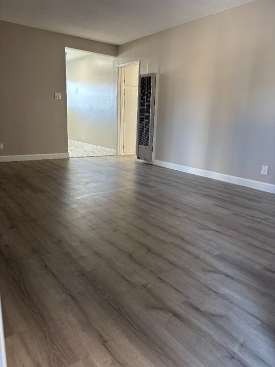 117 E Wakefield Ave in Anaheim, CA - Building Photo