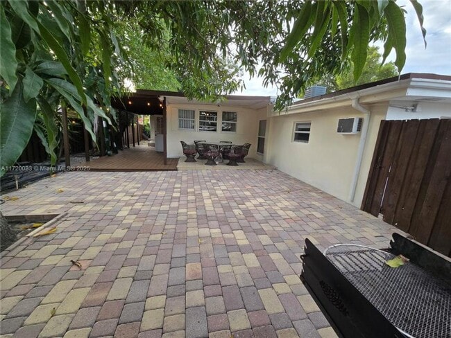property at 5712 Hollywood Blvd