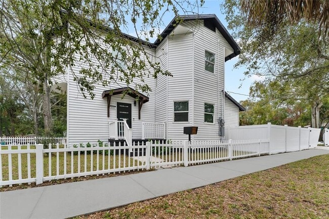 property at 680 25th Ave S