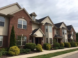 202 Taddeo Dr in Monroe, MI - Building Photo