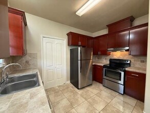 710 Alta Vista Dr in Laredo, TX - Building Photo - Building Photo