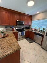 699 Deer Creek Corona Way in Deerfield Beach, FL - Building Photo