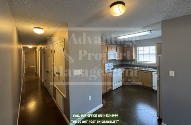 2145 Rosemary Dr in Conway, AR - Building Photo - Building Photo