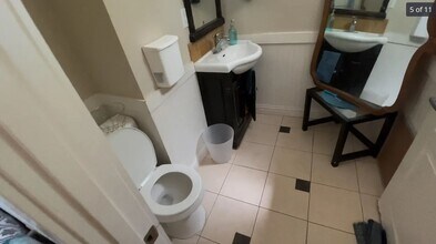 928-B W Beacon Ave in Anaheim, CA - Building Photo - Building Photo