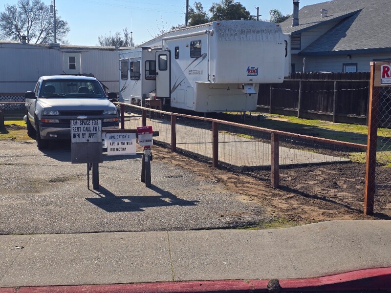 2065 Atwater Blvd in Atwater, CA - Building Photo