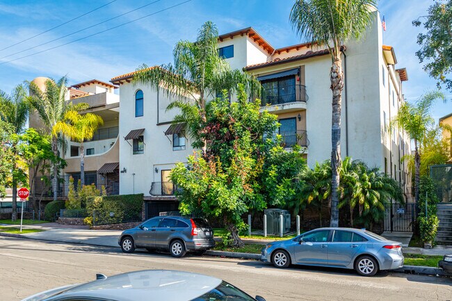 5264 Satsuma Ave in North Hollywood, CA - Building Photo - Building Photo