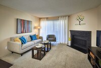 Living Room - Alton Green Apartamentos in Denver, Colorado