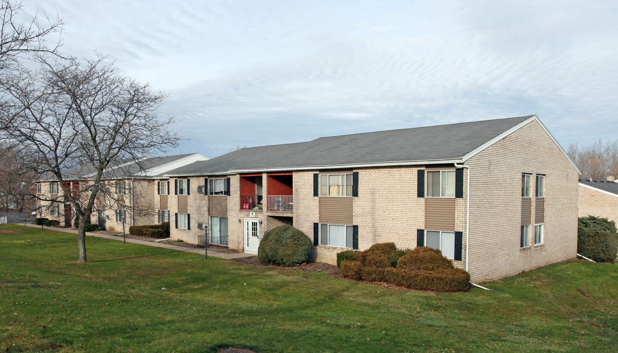 Fox Run Apartments in Webster, NY - Foto de edificio