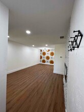 680 N Ashurst Ct in Palm Springs, CA - Building Photo - Building Photo