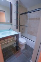 613 Westgate Ave, Unit B in University City, MO - Building Photo