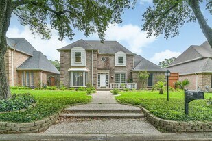 15738 Fleetwood Oaks Dr in Houston, TX - Building Photo